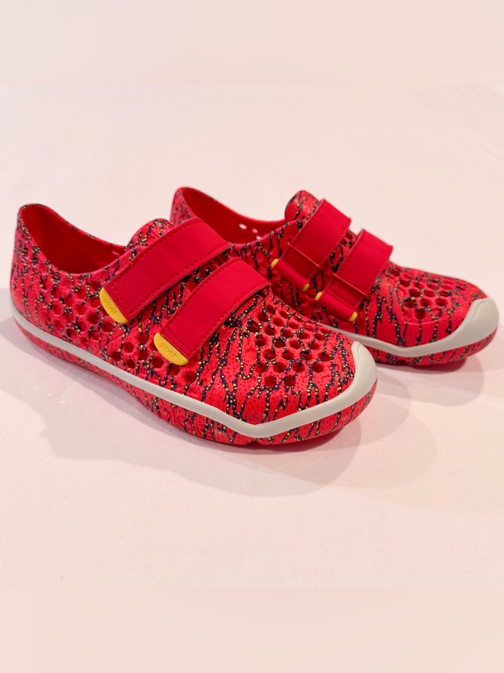 Plae Shoes Mimo Boys 2 Girls Water Red Hook and Loop EVA Summer Beach Pool